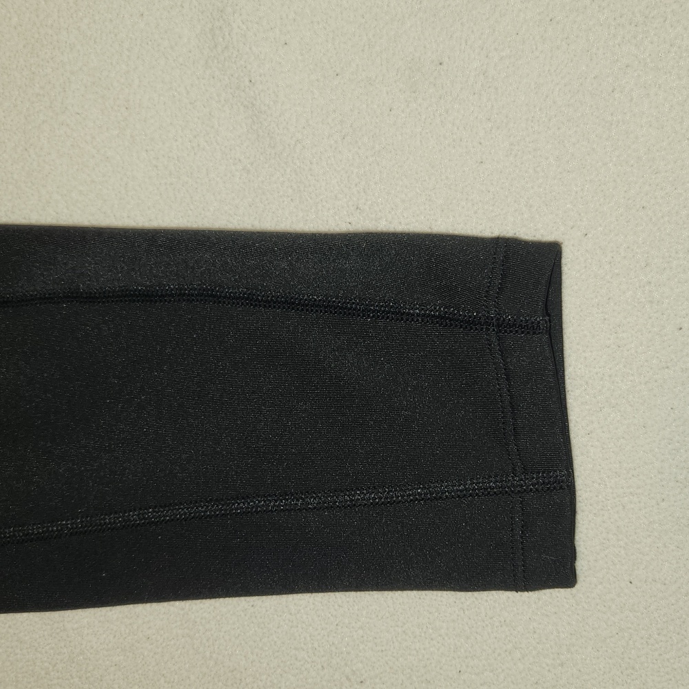 Layer 8 Performance Women's Black Leggings, Size Medium - Picture 2 of 7